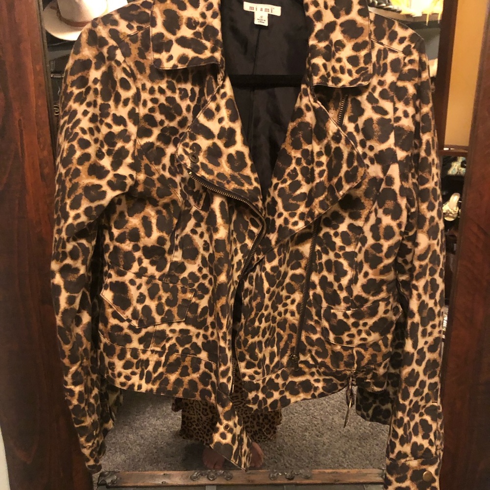 Leopard bomber jacket
